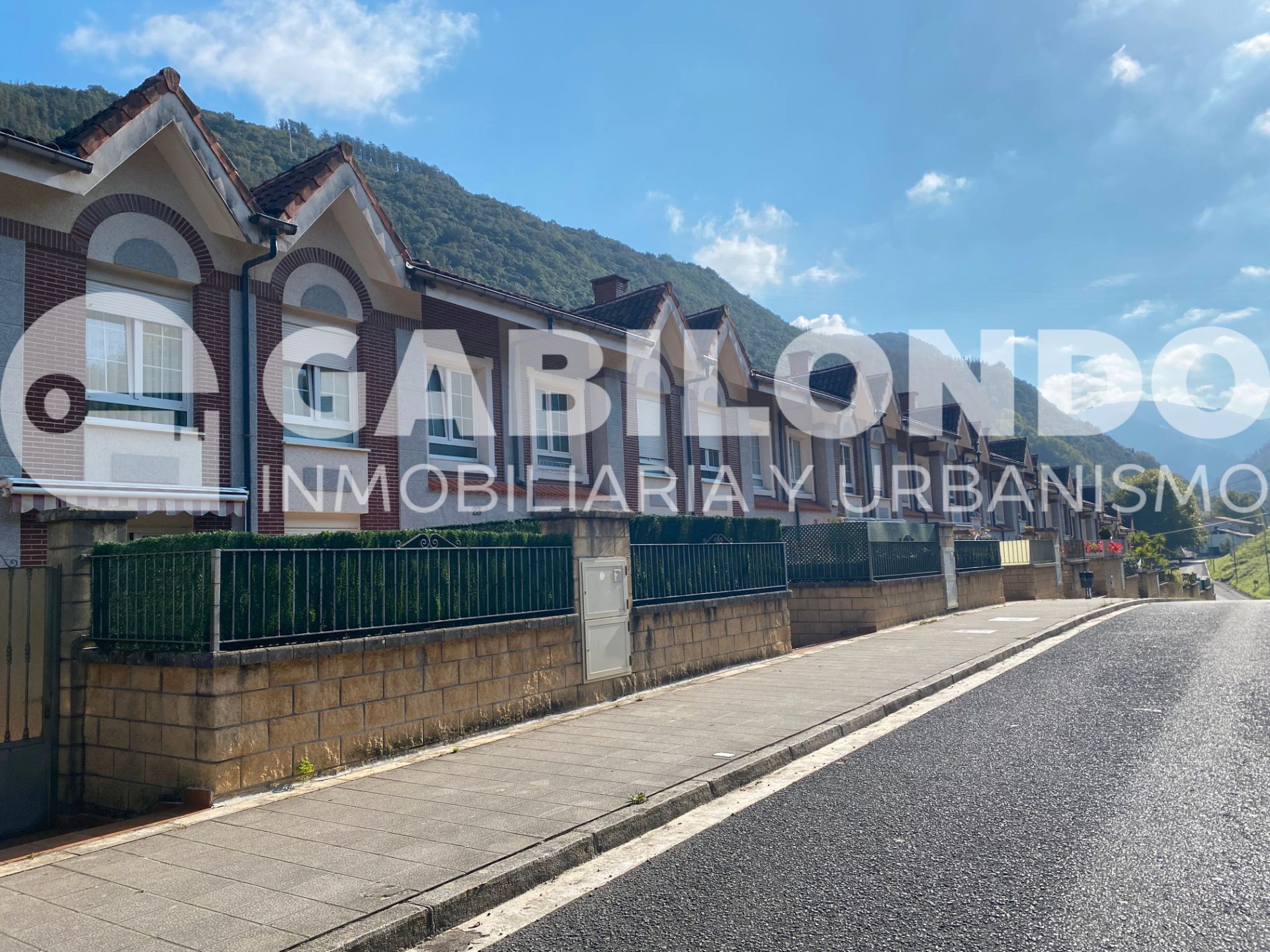 Casa adosada en venda a Kilimon Hiribidea, Mendaro