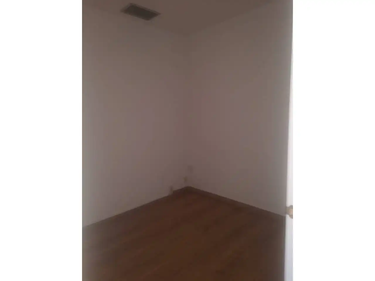 Schlafzimmer von Büro zur Miete in Sant Cugat del Vallès mit Klimaanlage und Heizung