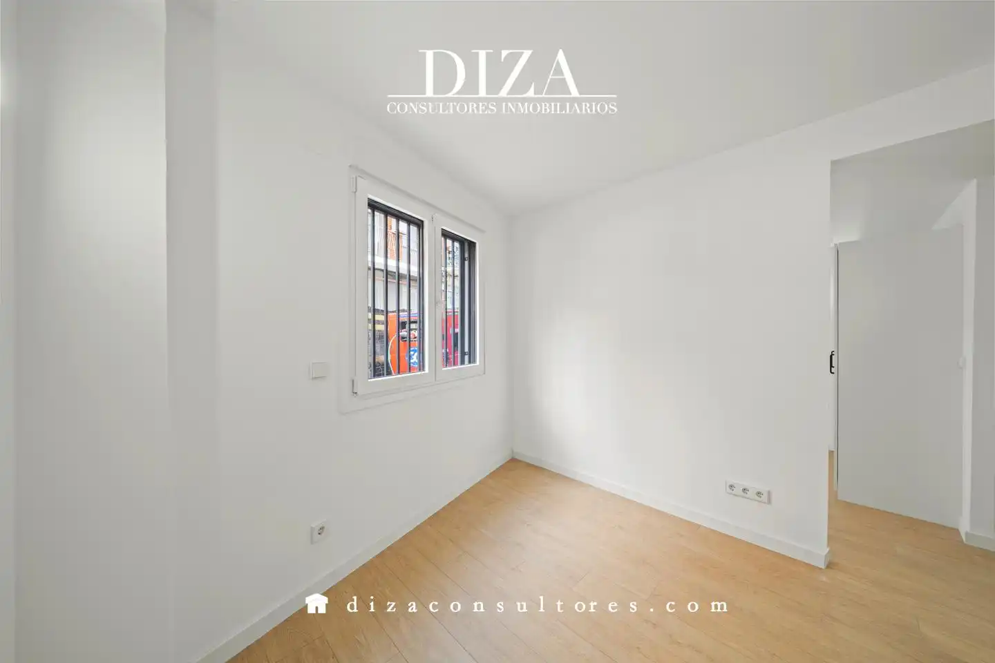 Dormitori de Planta baixa en venda en Madrid amb Aire condicionat i Terrassa