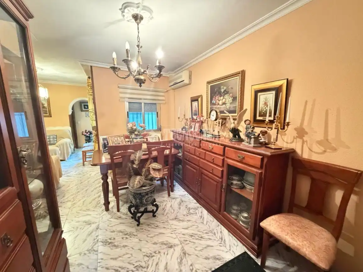 Dining room of Flat for sale in Sevilla  with Air Conditioner