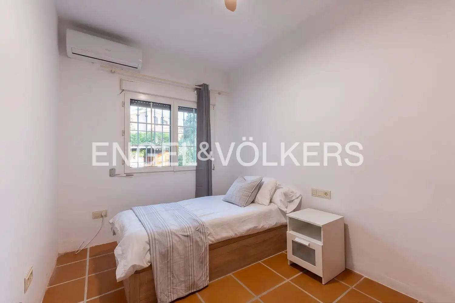 Habitación de Casa o chalet de alquiler en Paterna con Aire acondicionado, Calefacción y Jardín privado
