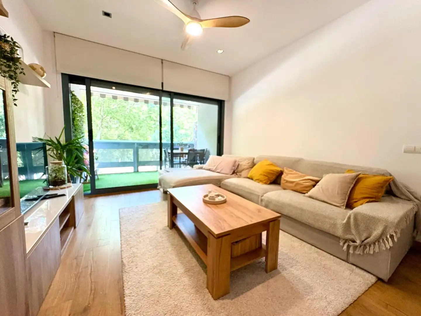 Wohnzimmer von Wohnung zum Verkauf in Santa Perpètua de Mogoda mit Klimaanlage, Heizung und Privatgarten