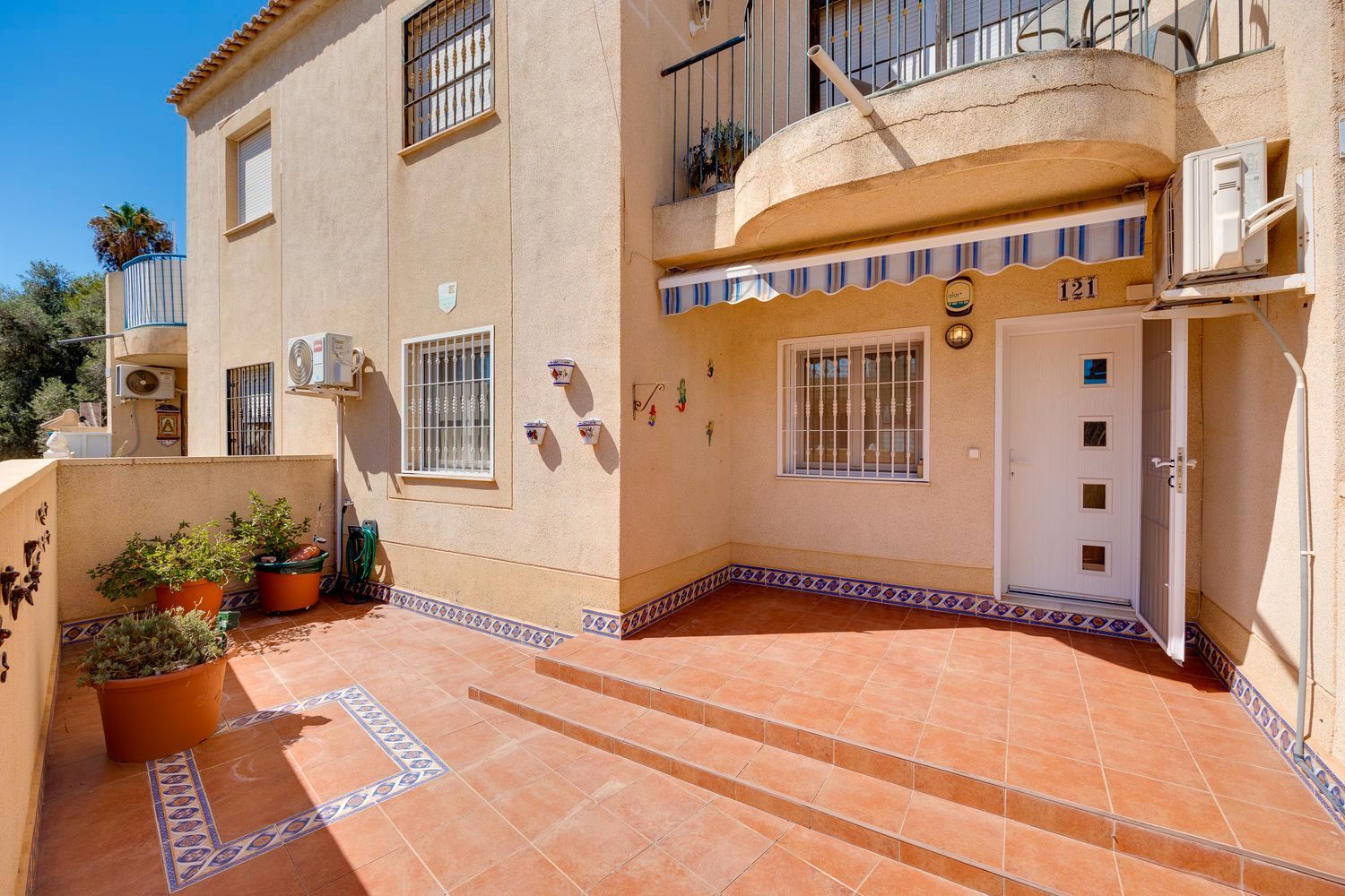 Exterior view of Single-family semi-detached for sale in Torrevieja  with Air Conditioner, Heating and Terrace