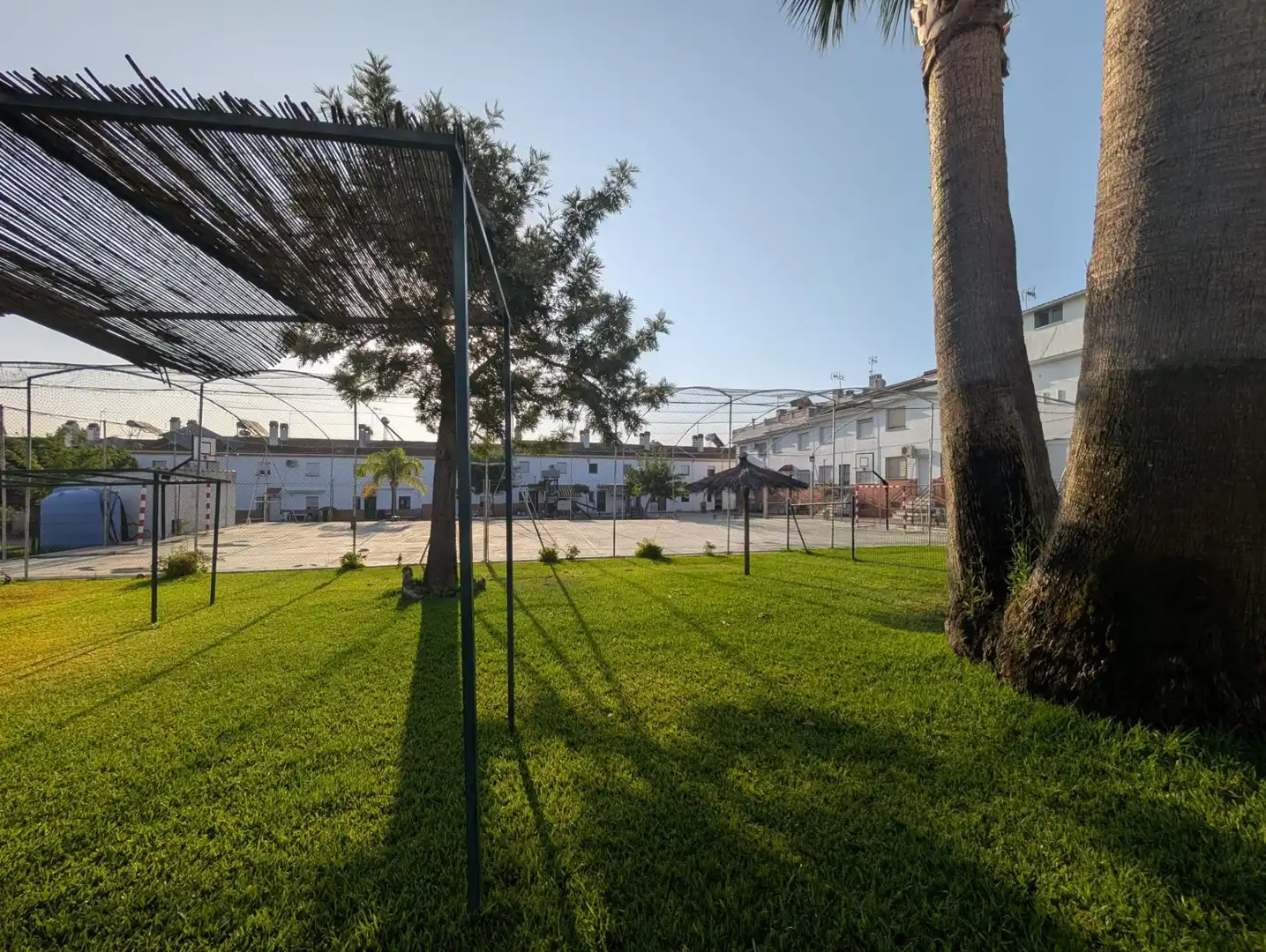 Vista exterior de Casa adosada en venta en Aljaraque con Aire acondicionado y Piscina comunitaria