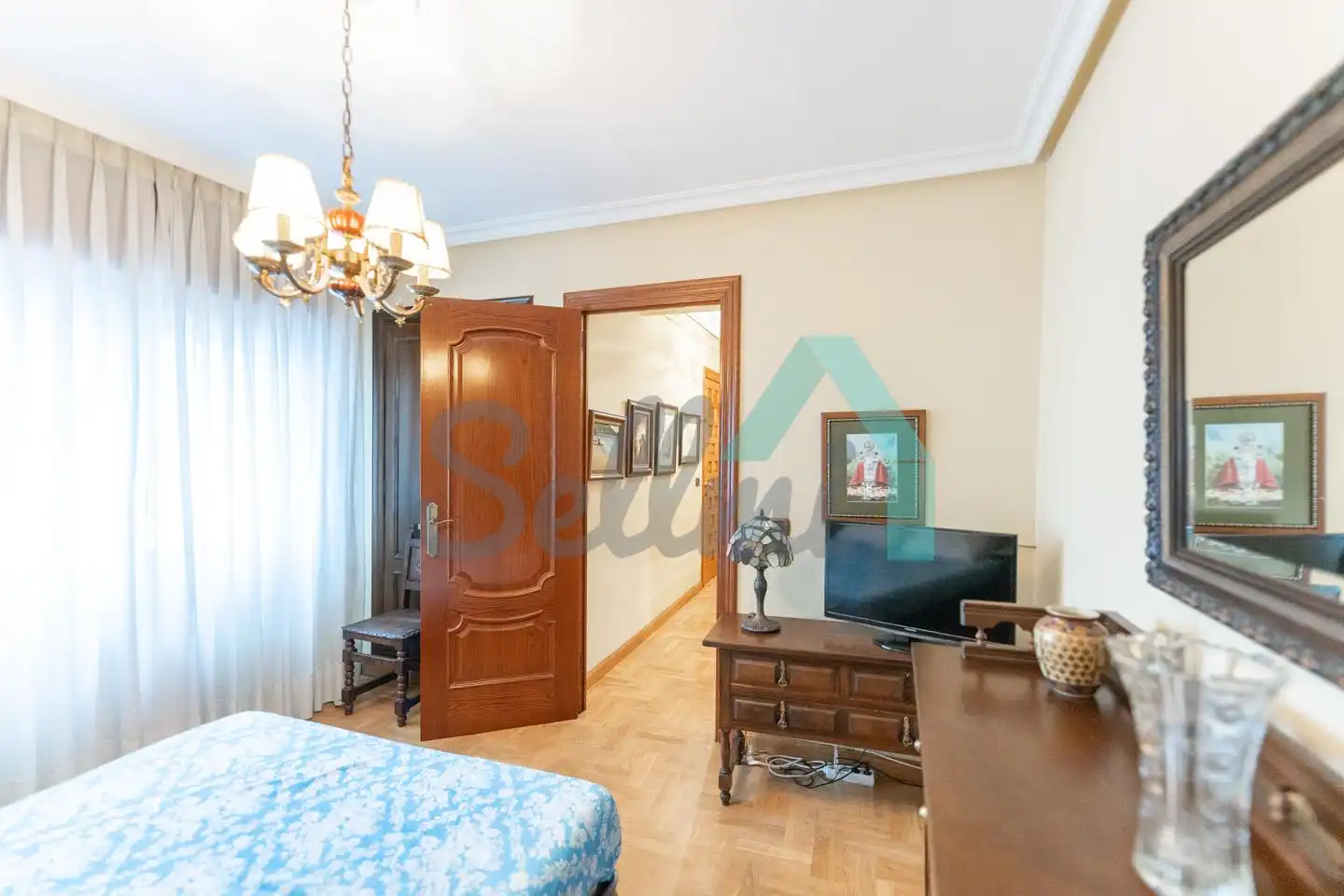 Schlafzimmer von Wohnung zur Miete in Gijón  mit Heizung, Parkett und Terrasse