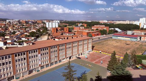 Foto 4 de Piso en venta en Los Vadillos - R. Sanitaria - Pozanos, Burgos Capital