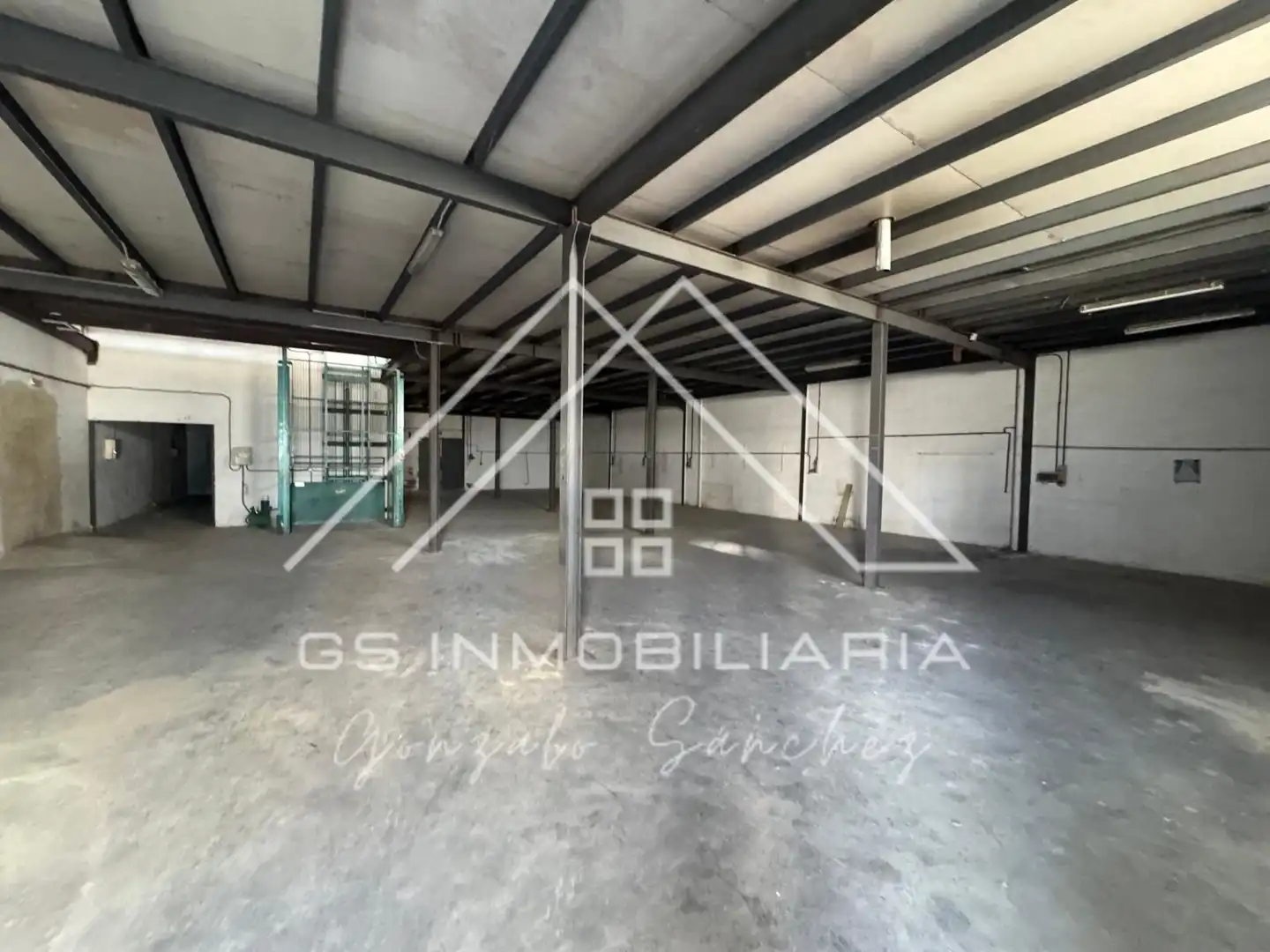 Industrial buildings for rent in Lucena