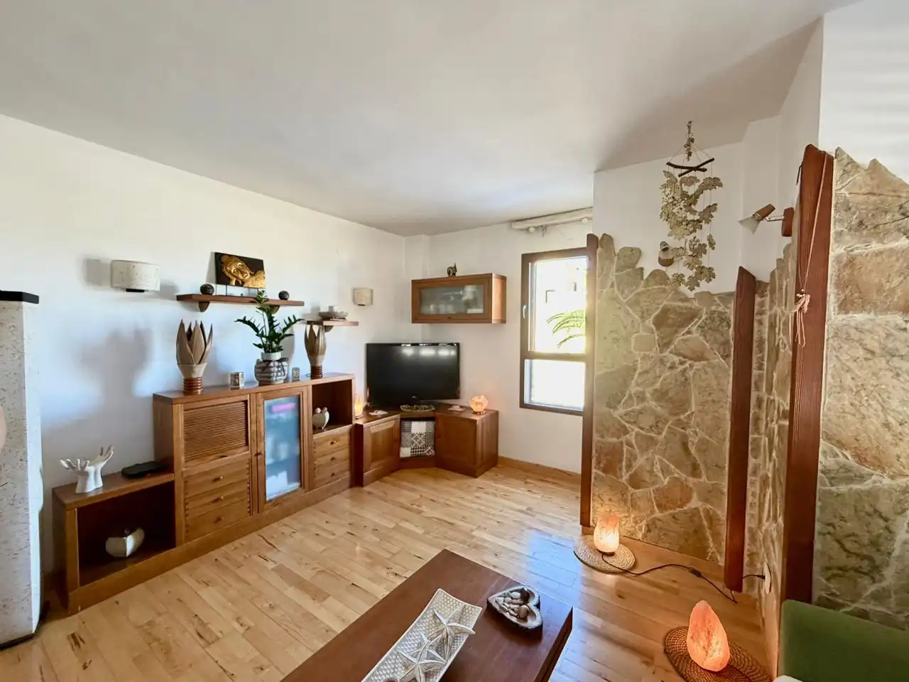 Sala d'estar de Pis de lloguer en San Bartolomé de Tirajana amb Aire condicionat, Parquet i Moblat