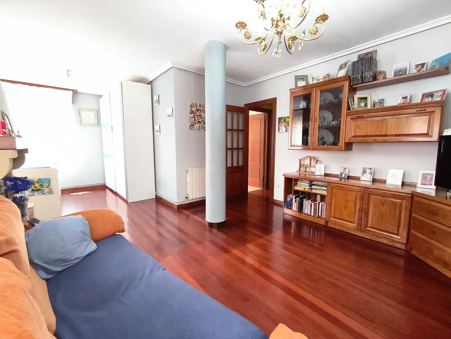 Sala de estar de Casa adosada en venta en Castañeda con Calefacción, Jardín privado y Terraza