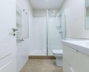 Bany de Apartament per a compartir en  Madrid Capital amb Aire condicionat, Calefacció i Terrassa
