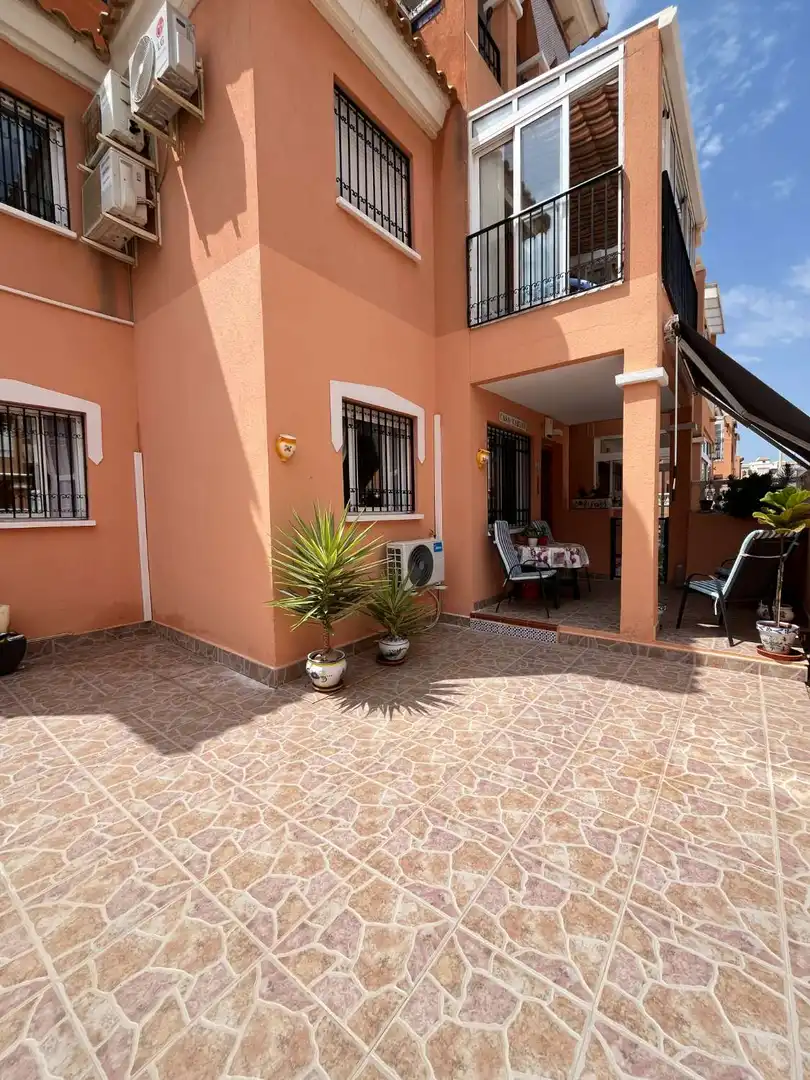 Terrasse von Wohnungen zum Verkauf in Orihuela mit Klimaanlage, Schwimmbad und Möbliert