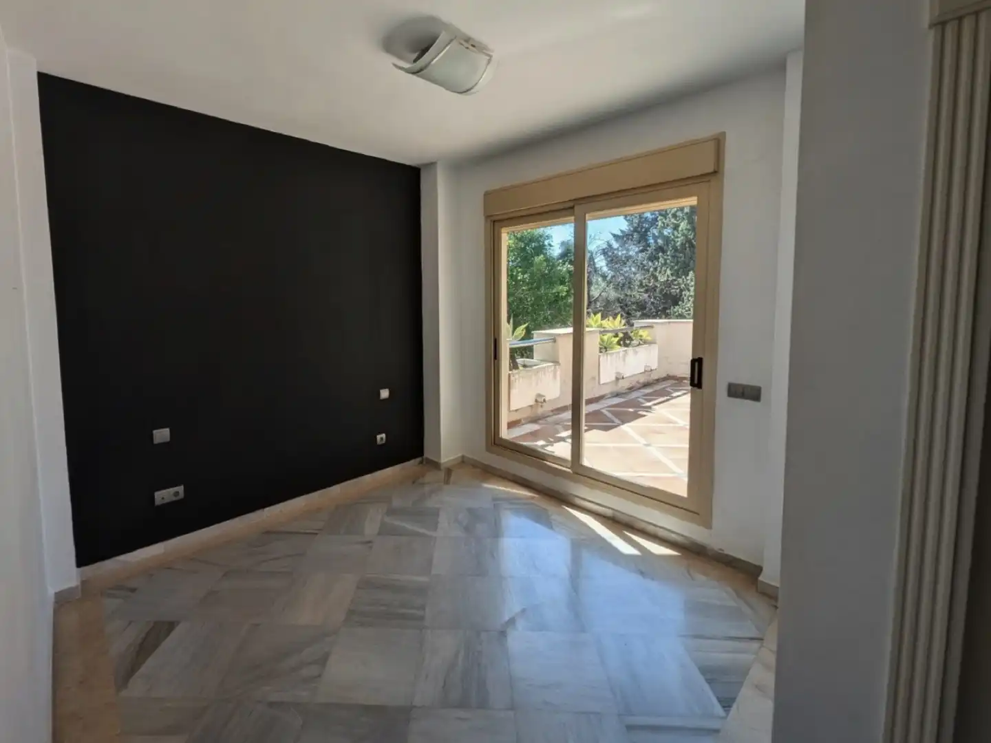 Comedor de Planta baja en venta en Marbella con Aire acondicionado, Terraza y Trastero