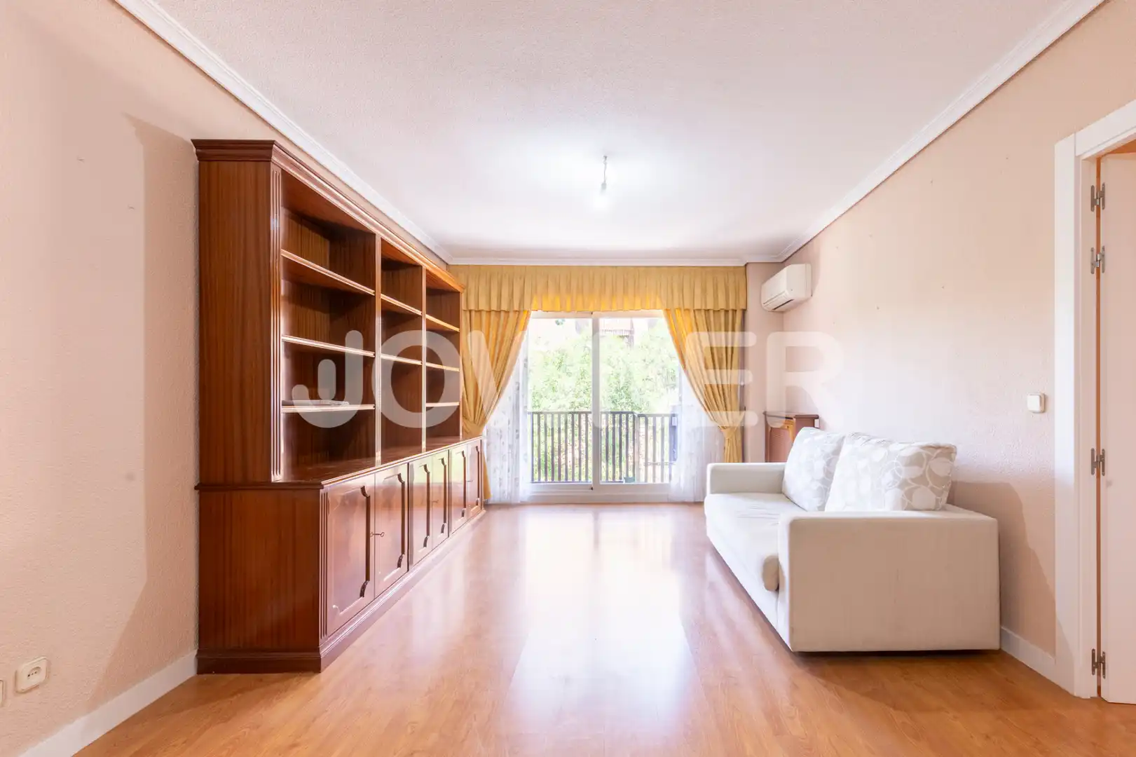 Sala de estar de Piso de alquiler en Madrid con Aire acondicionado, Calefacción y Terraza