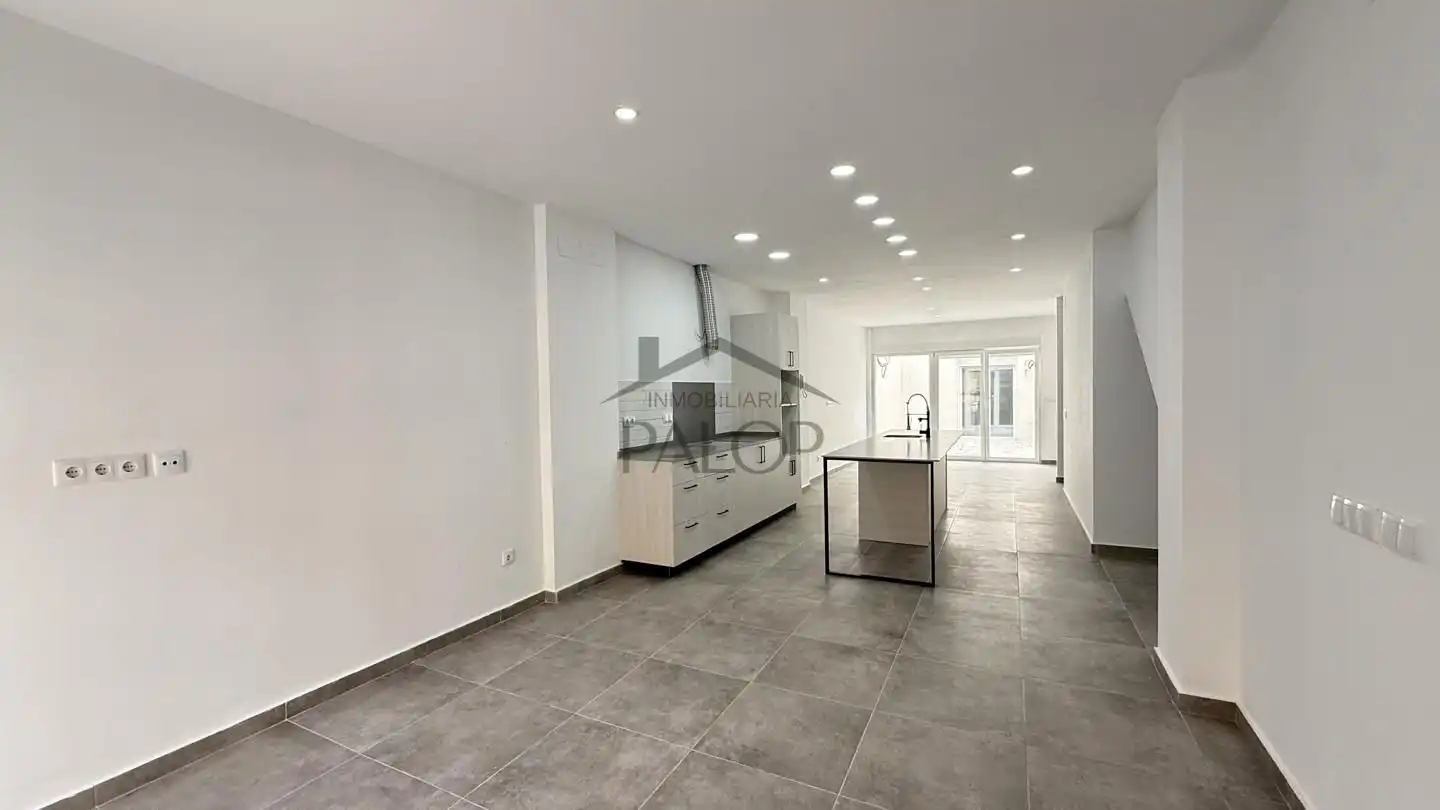 Casa o chalet en venta en Carcaixent con Terraza y Balcón