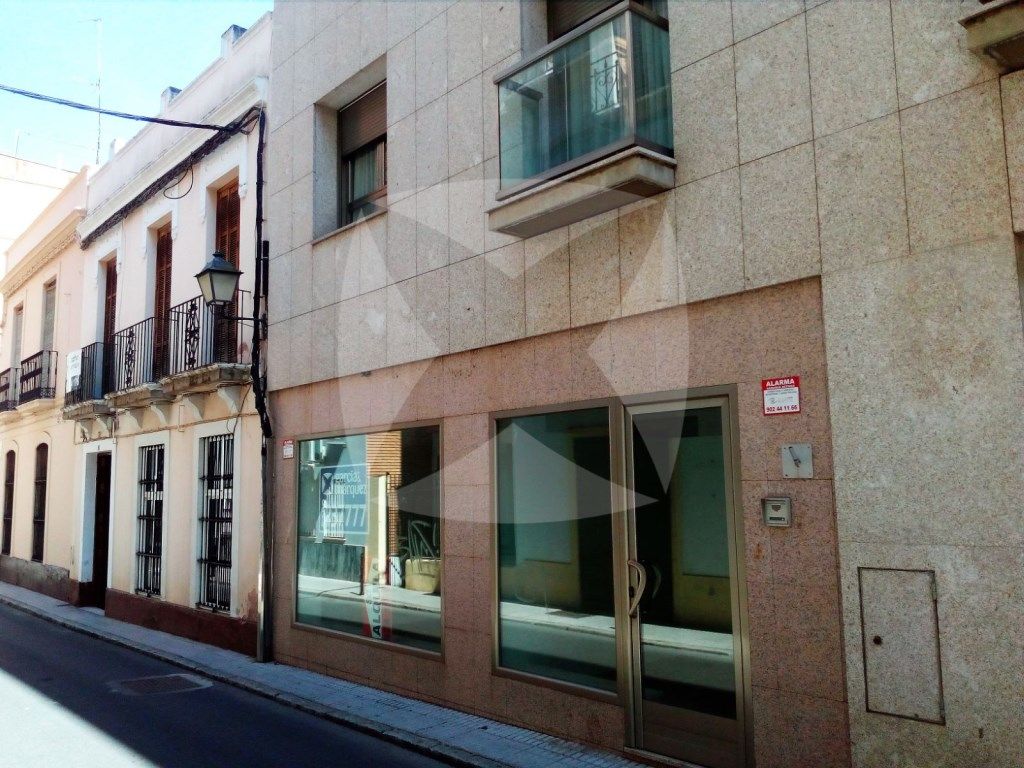 Vista exterior de Local en venda en Badajoz Capital
