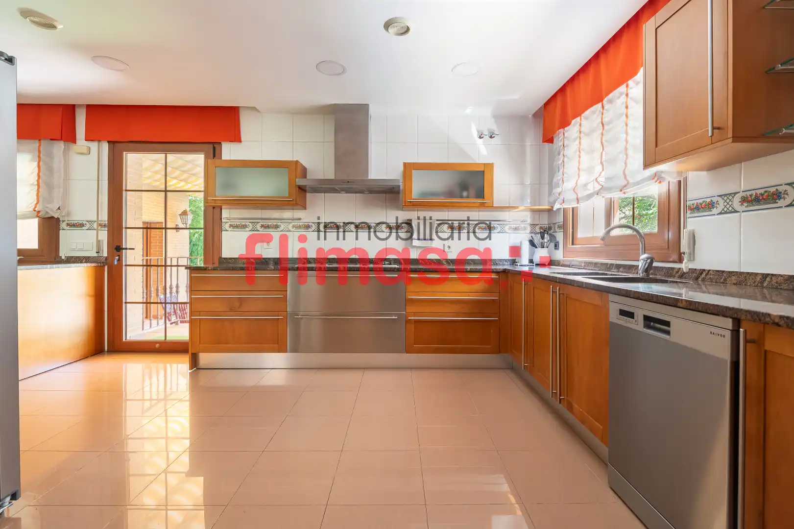 Cocina de Casa o chalet en venta en Villaviciosa de Odón con Aire acondicionado, Calefacción y Jardín privado