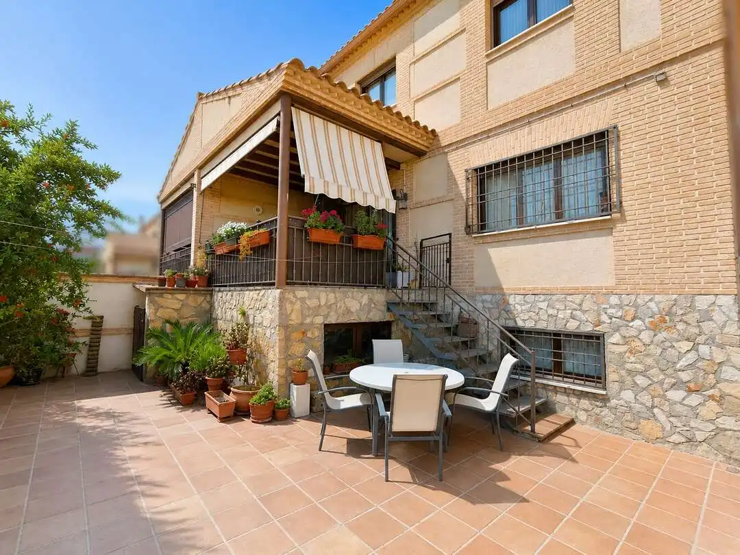Terraza de Casa o chalet en venta en Villaluenga de la Sagra con Aire acondicionado, Calefacción y Jardín privado