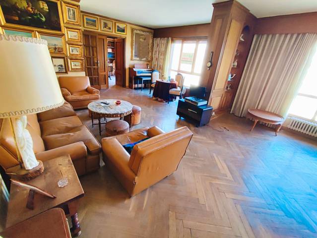 Piso en Venta en Plaza Pío XII en Centro