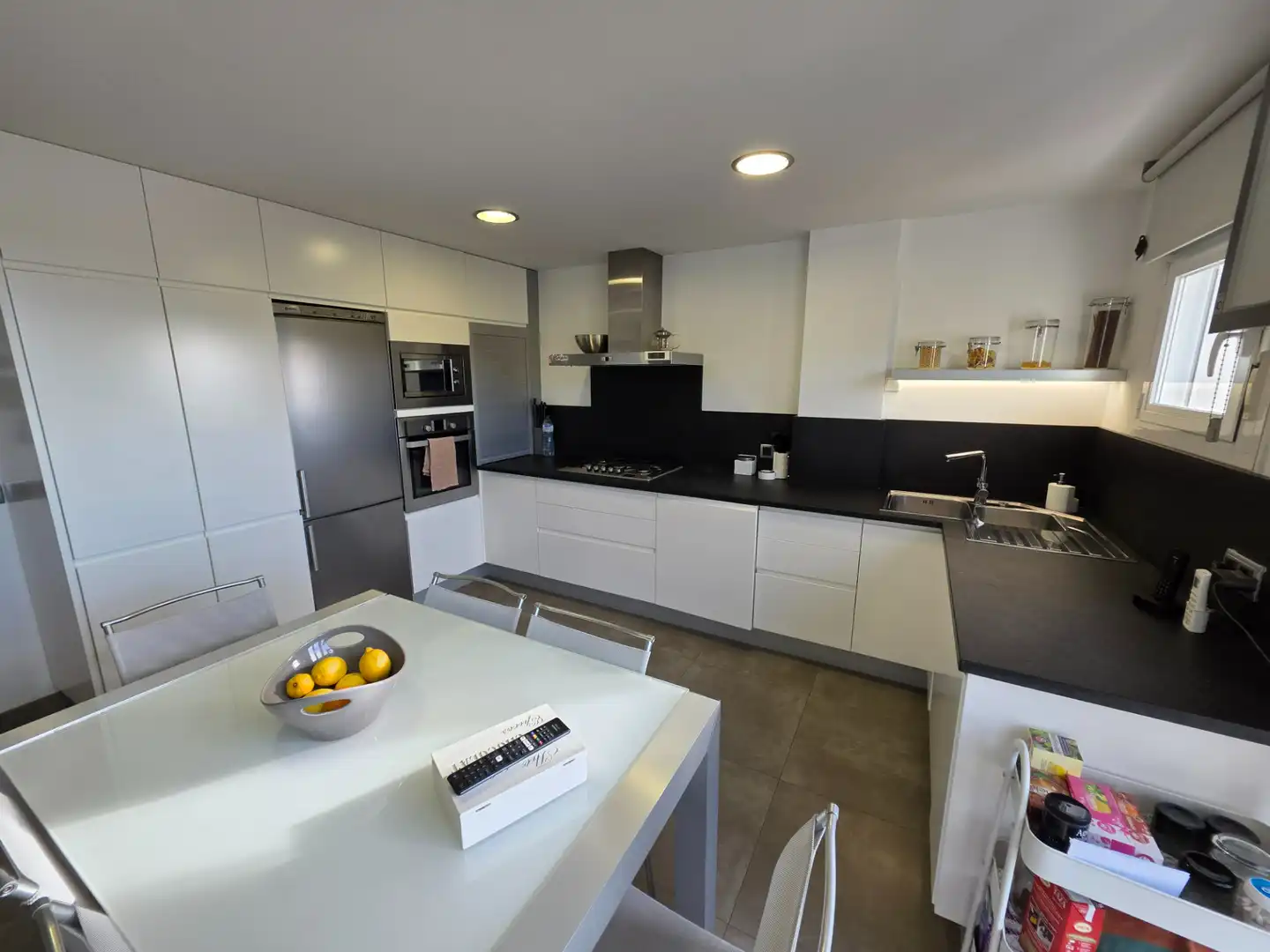 Kitchen of Flat for rent in Calvià  with Air Conditioner, Heating and Terrace