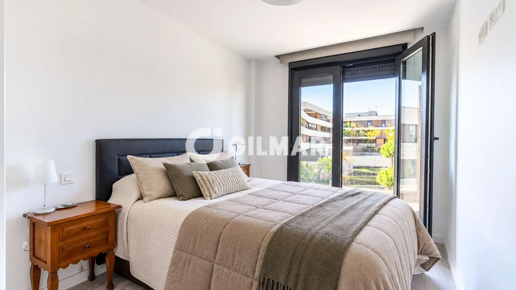 Schlafzimmer von Wohnung zum Verkauf in Las Rozas de Madrid mit Heizung, Privatgarten und Abstellraum
