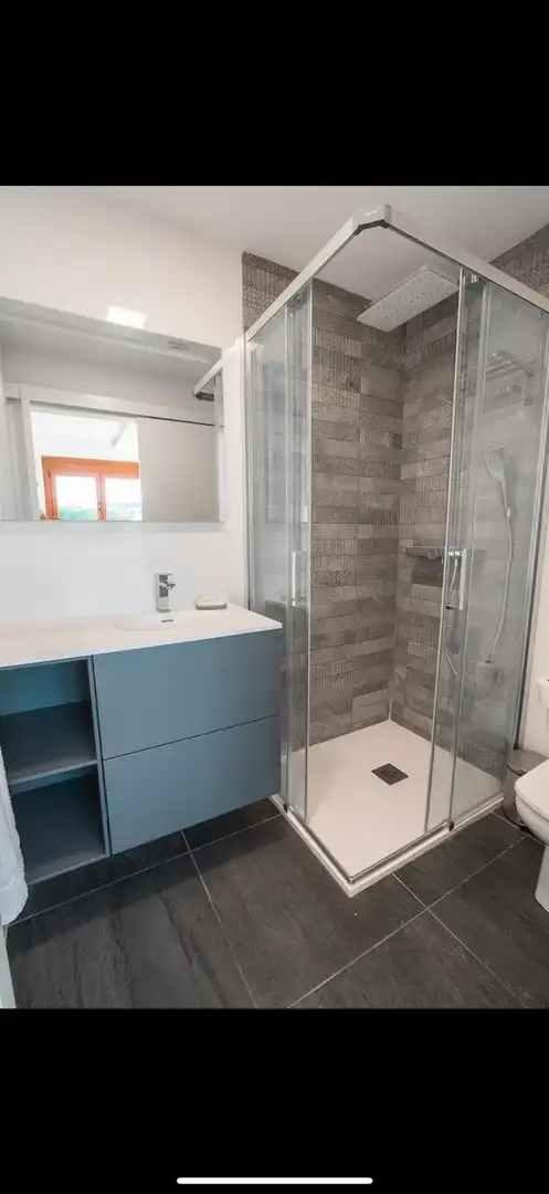 Bany de Casa o xalet en venda en A Merca   amb Jardí privat, Terrassa i Moblat