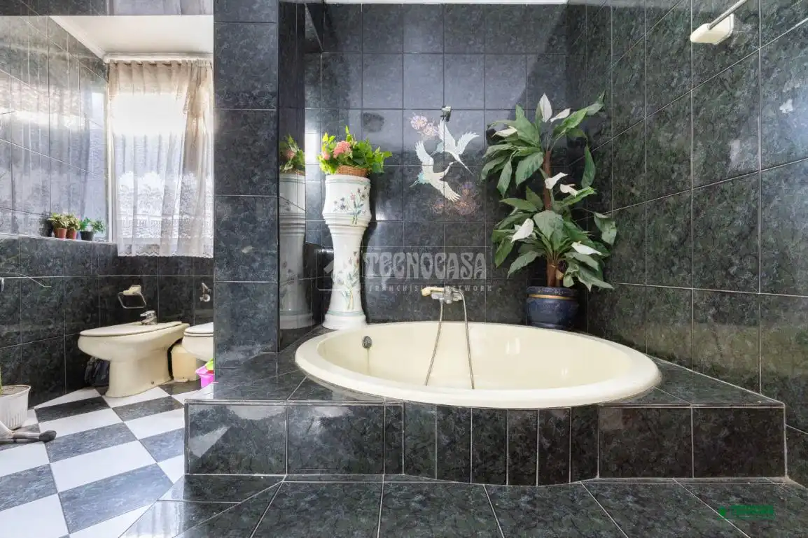 Baño de Piso en venta en Almería