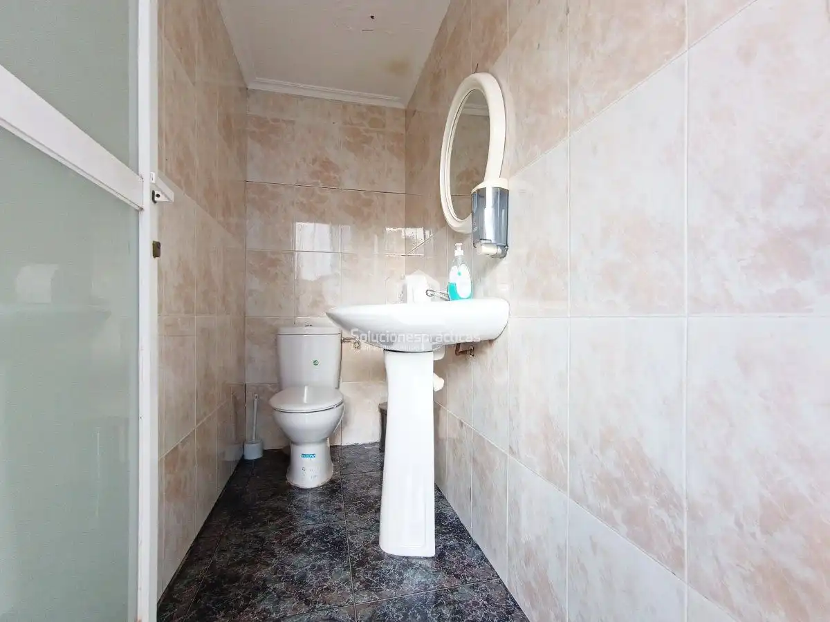 Bathroom of Houses for sale in Martos  with Air Conditioner and Terrace