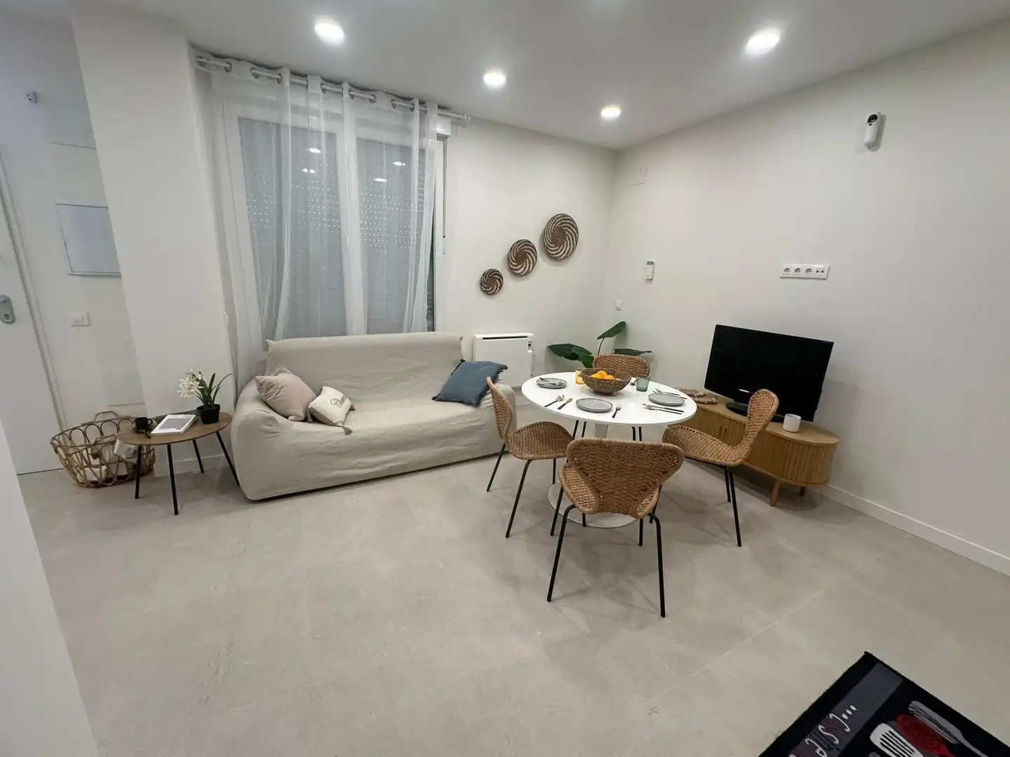 Sala d'estar de Apartament en venda en Madrid amb Aire condicionat, Calefacció i Moblat