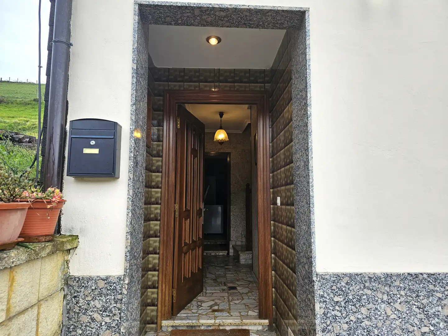 Casa adosada de alquiler en Bimenes con Calefacción, Trastero y Amueblado