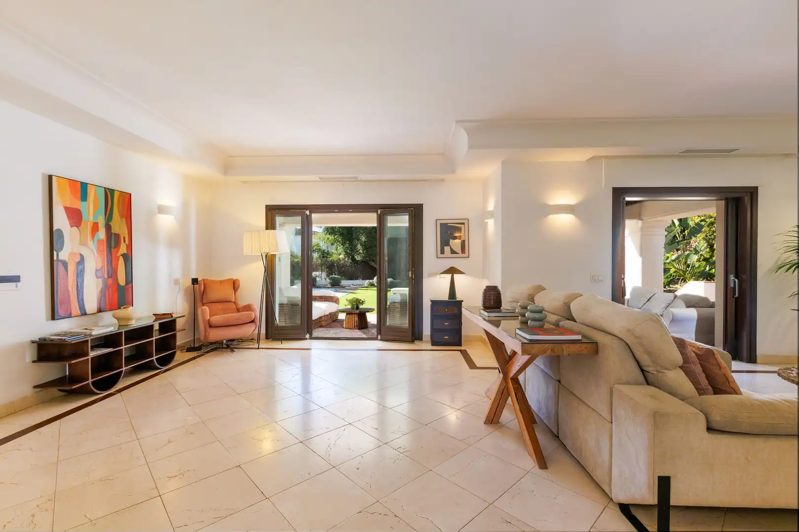 Sala de estar de Casa o chalet de alquiler en Estepona con Terraza