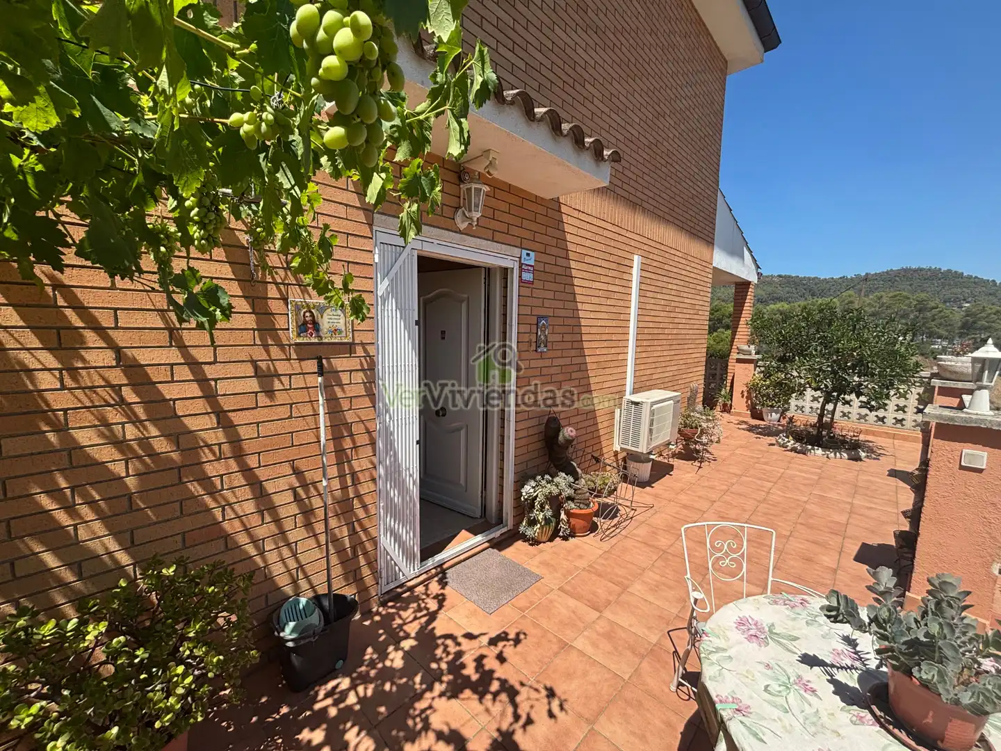 Garden of Houses for sale in Cervelló  with Air Conditioner, Heating and Private garden