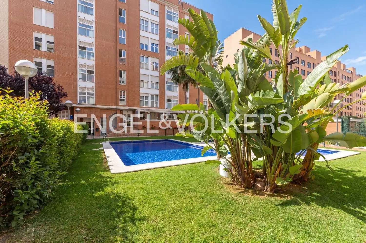 Schwimmbecken von Wohnung zum Verkauf in Valencia mit Klimaanlage, Heizung und Privatgarten