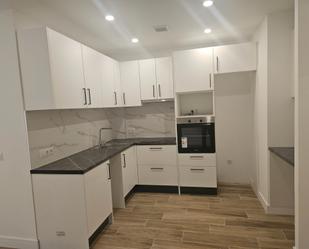 Kitchen of Flat for sale in Móstoles  with Terrace, Storage room and Oven