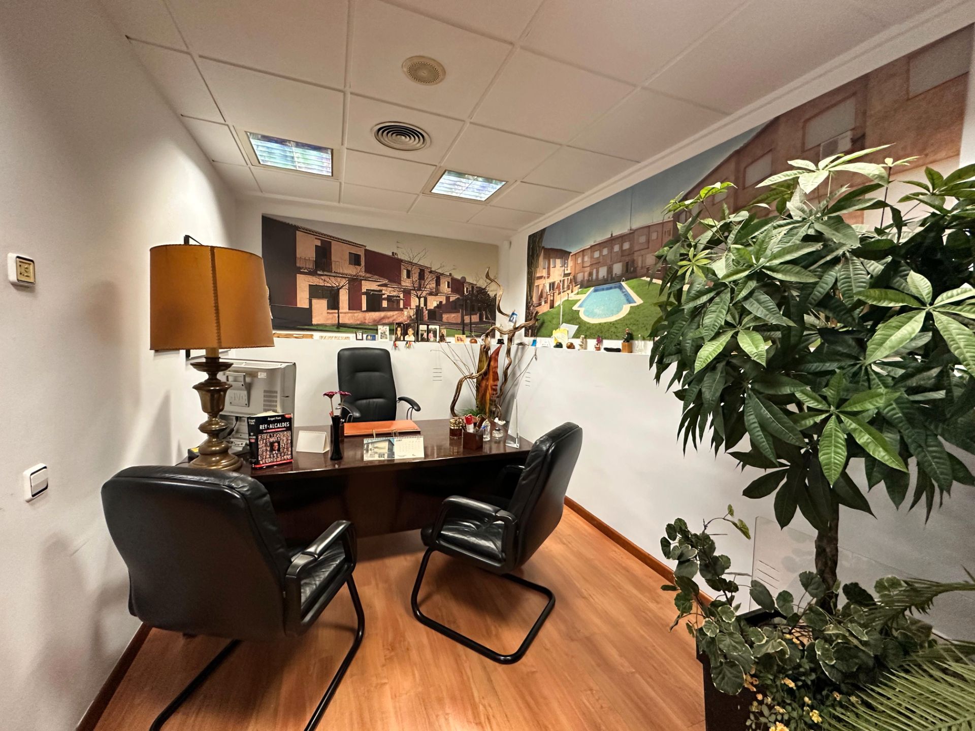 Premises for sale in  Barcelona Capital  with Air Conditioner, Heating and Parquet flooring