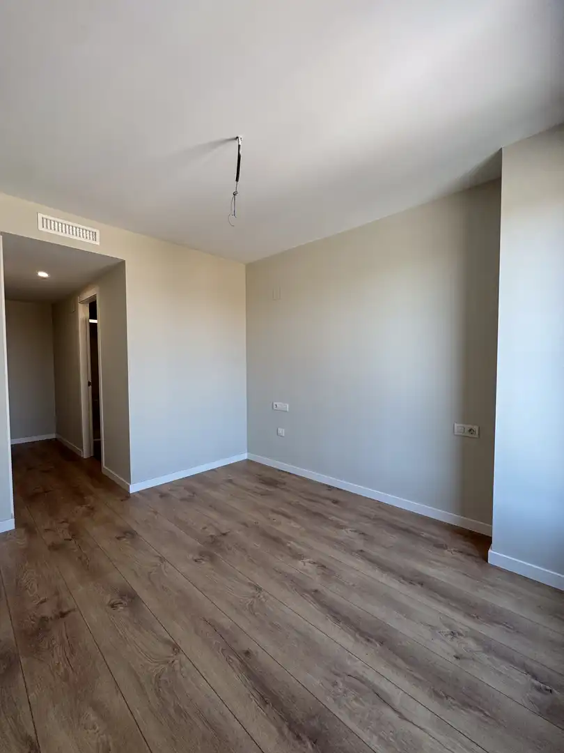 Schlafzimmer von Wohnung zum Verkauf in Valencia mit Klimaanlage, Abstellraum und Schwimmbad
