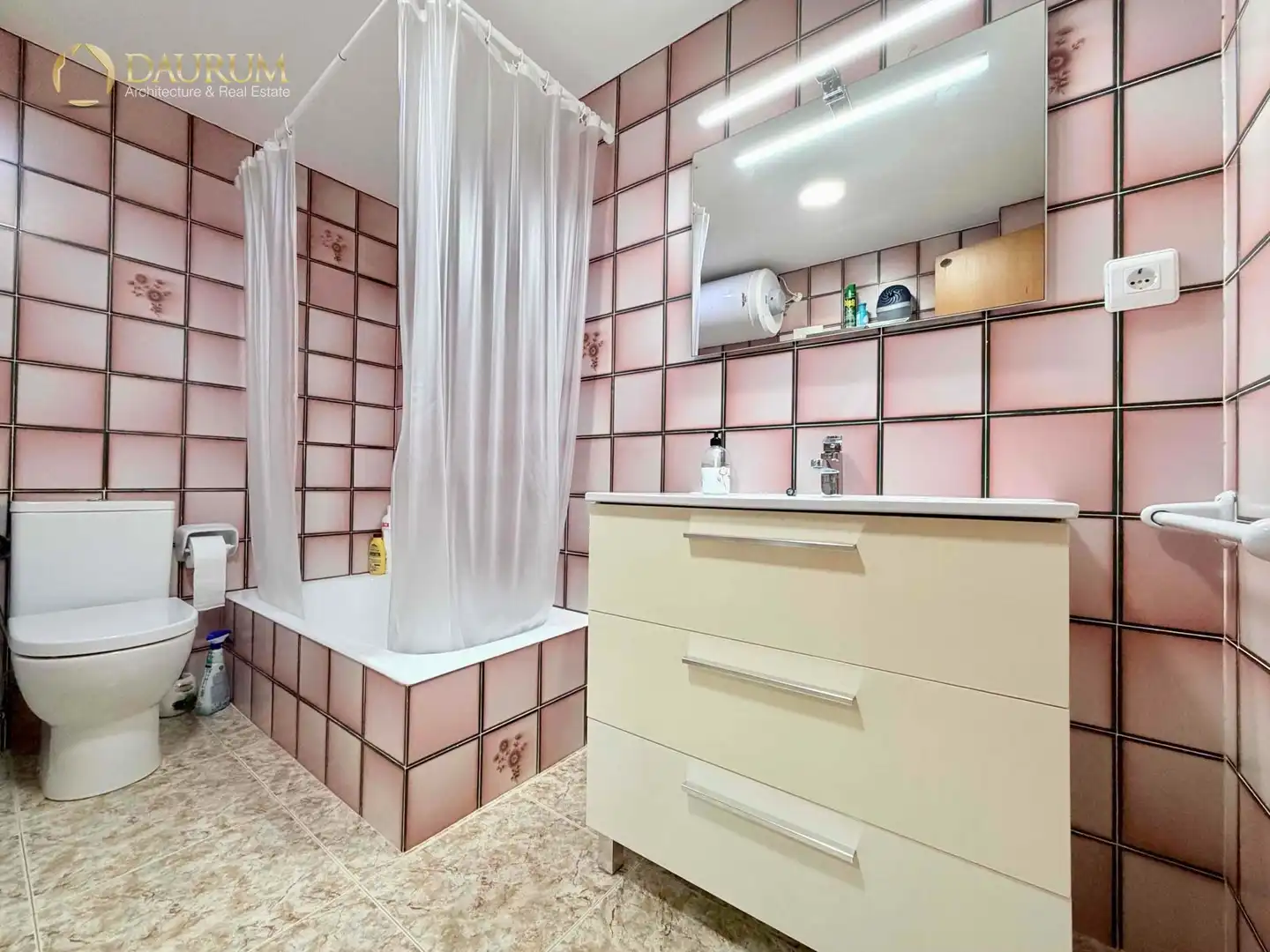 Baño de Piso en venta en Sueca con Terraza y Amueblado