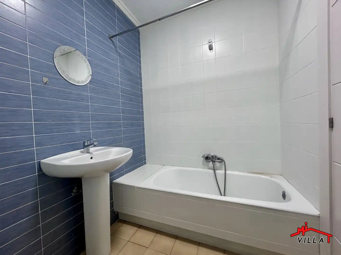 Baño de Piso en venta en Laredo con Terraza