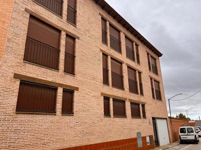 Vista exterior de Pis en venda en Villatobas amb Balcó