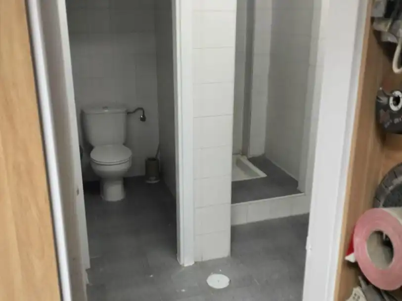 Baño de Local en venta en Alcorcón con Aire acondicionado y Calefacción