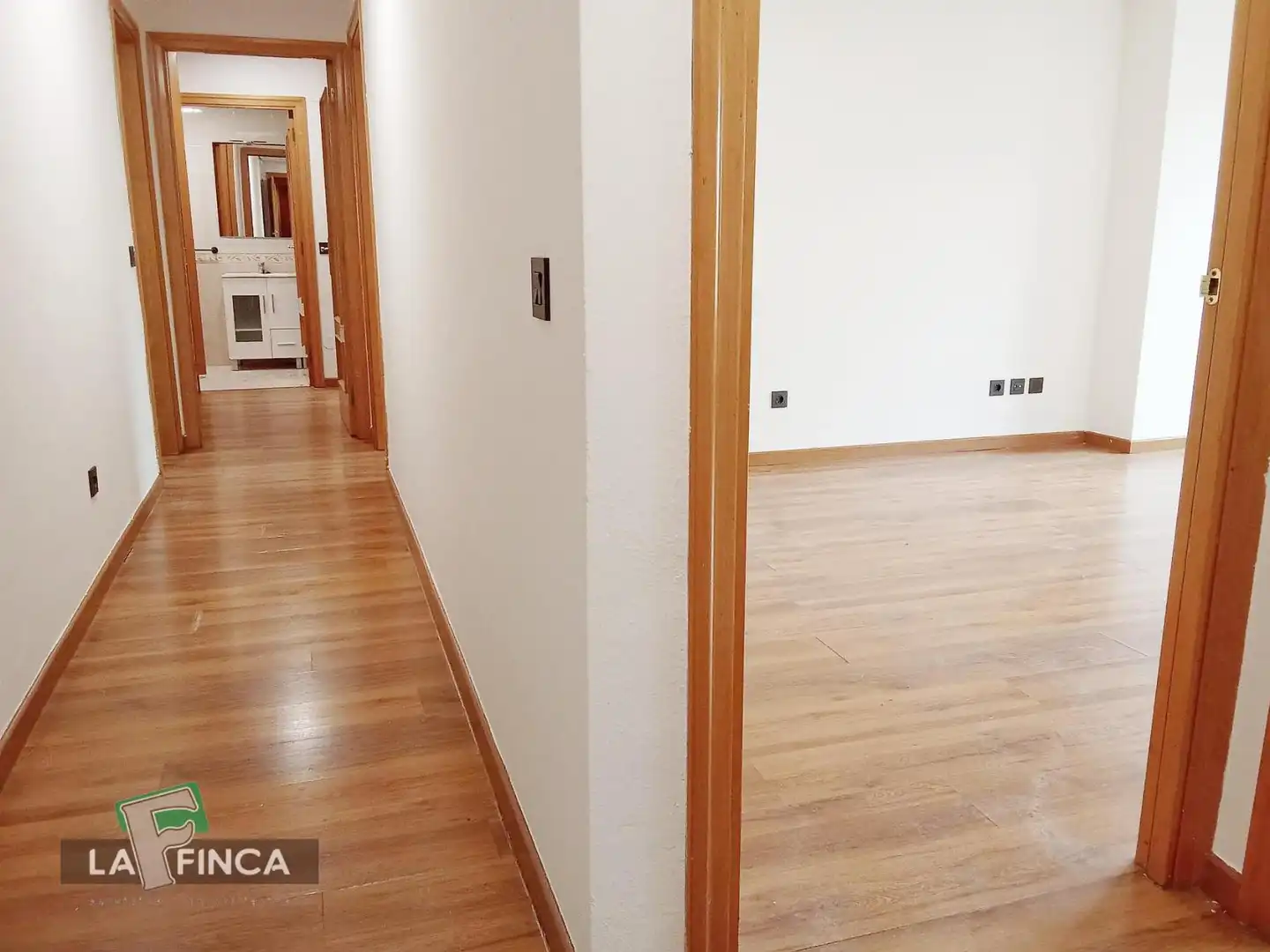 Piso en venta en Oviedo  con Calefacción, Parquet y Terraza