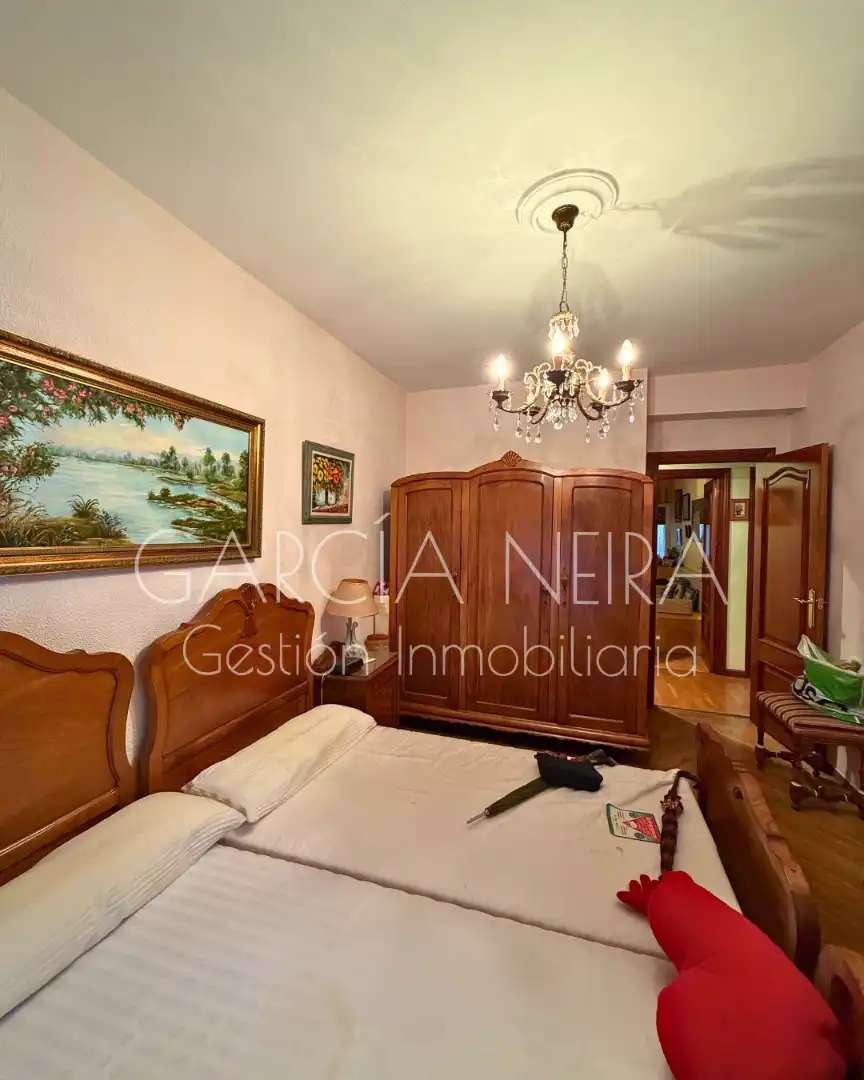 Habitación de Piso en venta en Gijón  con Calefacción, Parquet y Amueblado