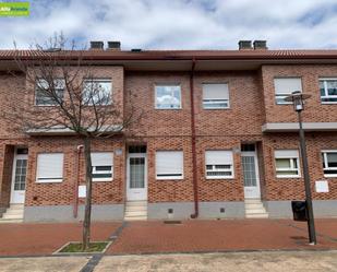 Exterior view of Single-family semi-detached to rent in Aranda de Duero  with Heating, Private garden and Terrace