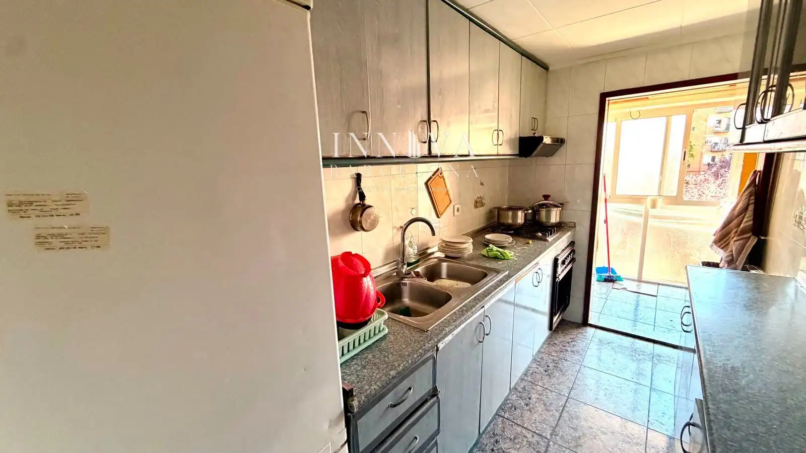 Kitchen of Flat for sale in Sabadell