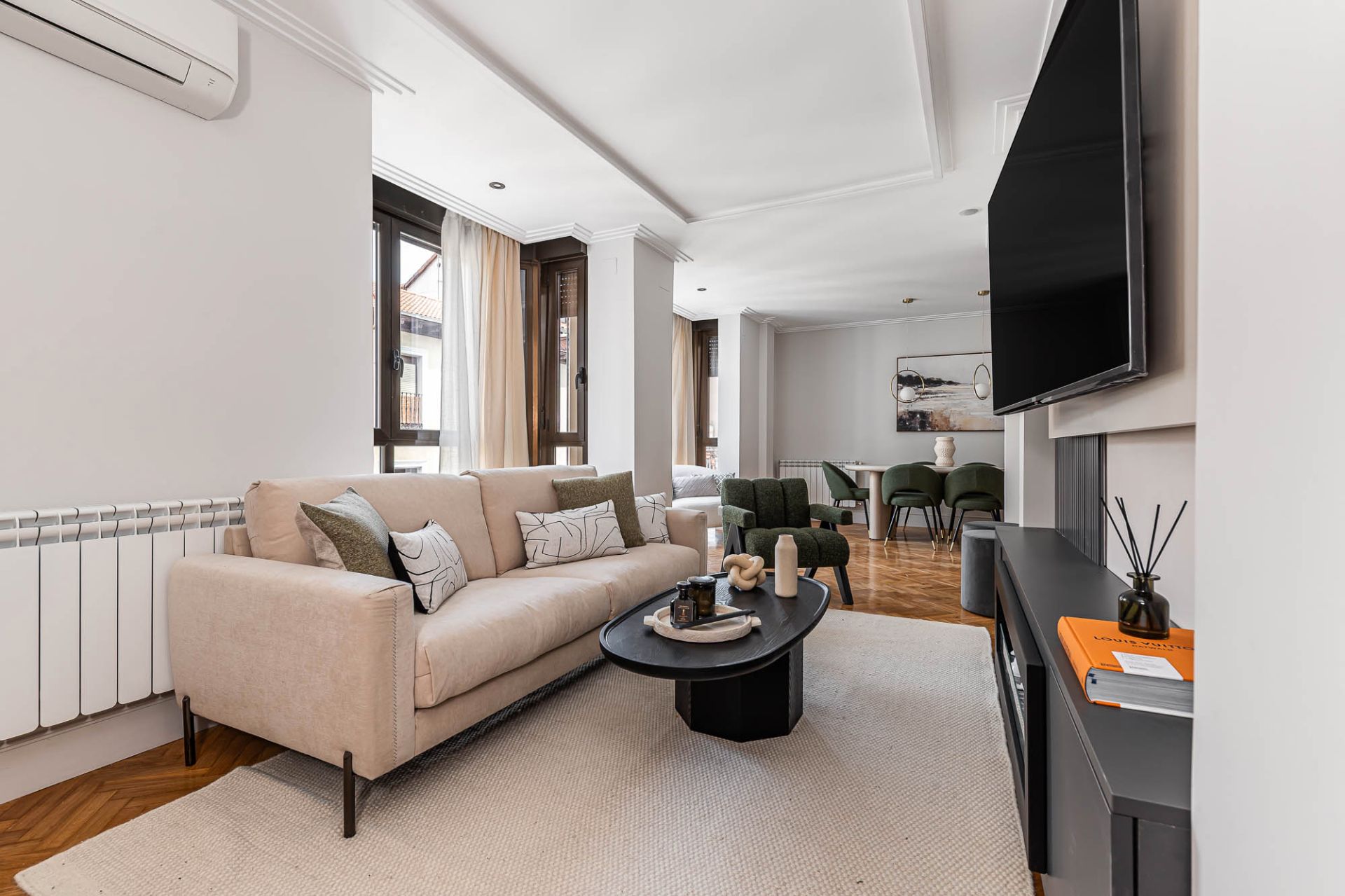 Sala d'estar de Dúplex en venda en  Madrid Capital amb Aire condicionat, Calefacció i Terrassa