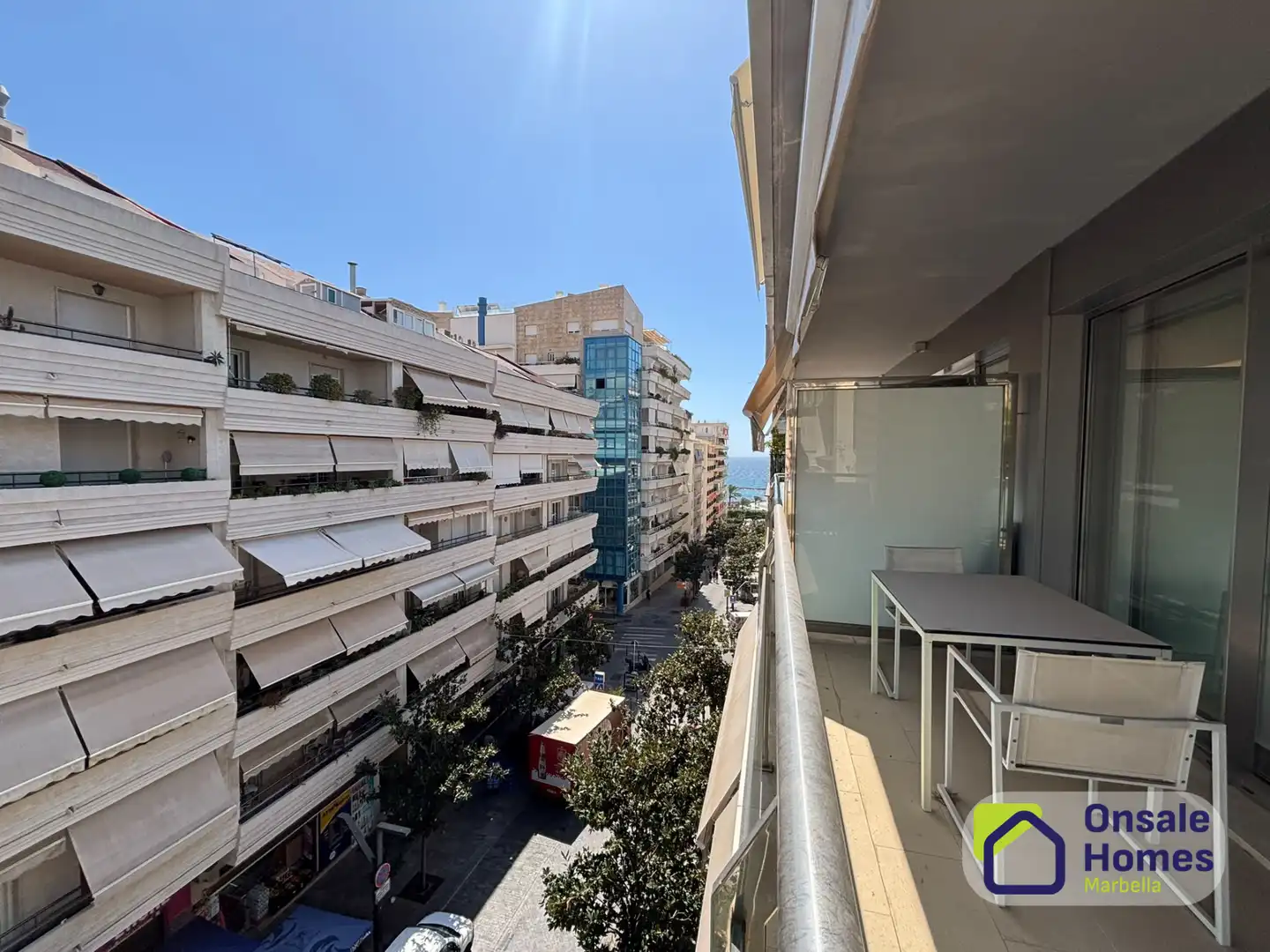 Vista exterior de Pis en venda en Marbella amb Aire condicionat, Terrassa i Traster