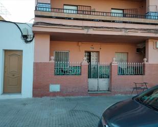 Exterior view of House or chalet for sale in  Sevilla Capital