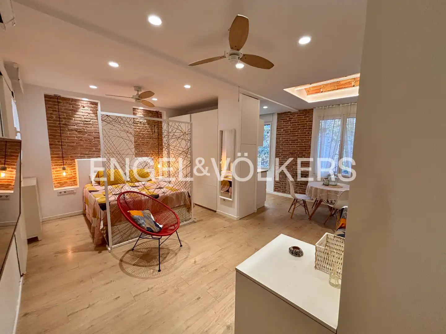 Bedroom of Flat for rent in Barcelona  with Air Conditioner, Heating and Terrace