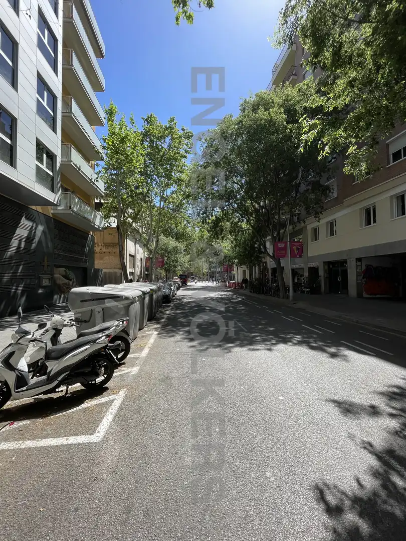 Individual en venta en Eixample