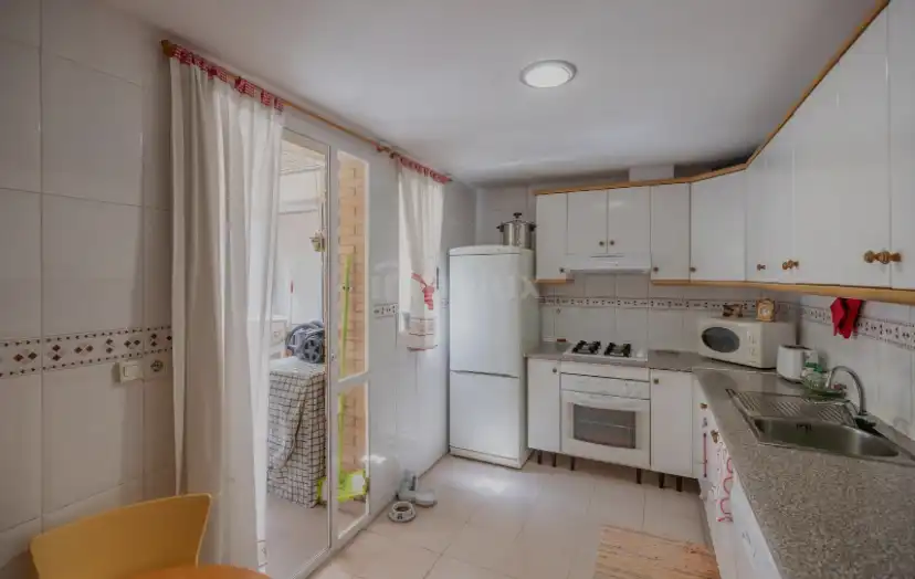 Cocina de Piso de alquiler en Elche / Elx con Aire acondicionado, Parquet y Amueblado