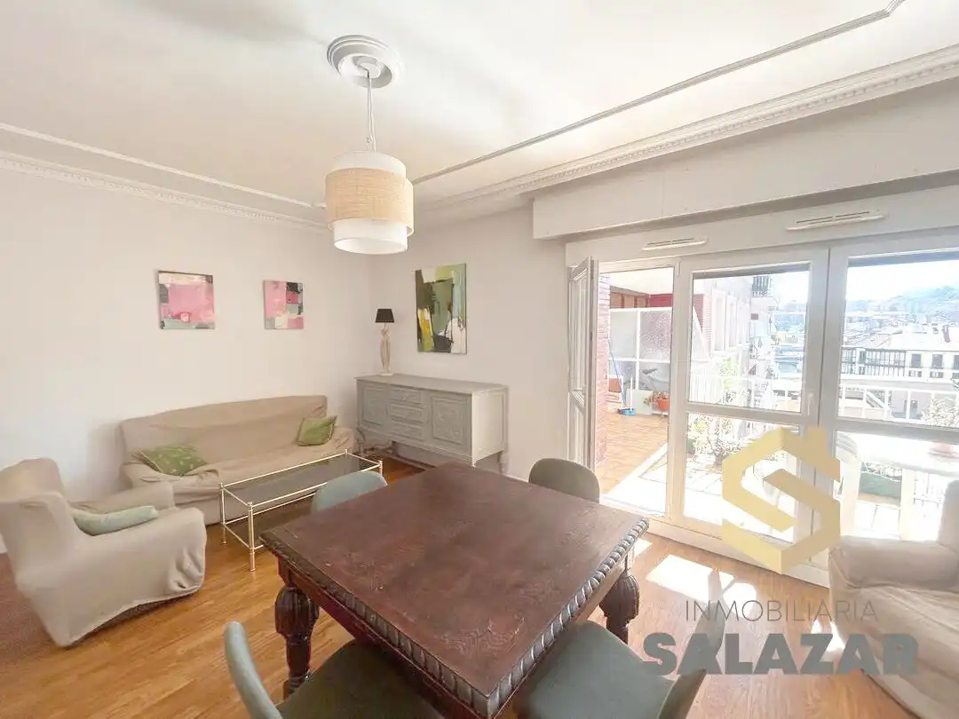Sala d'estar de Pis de lloguer en Bilbao  amb Calefacció i Terrassa